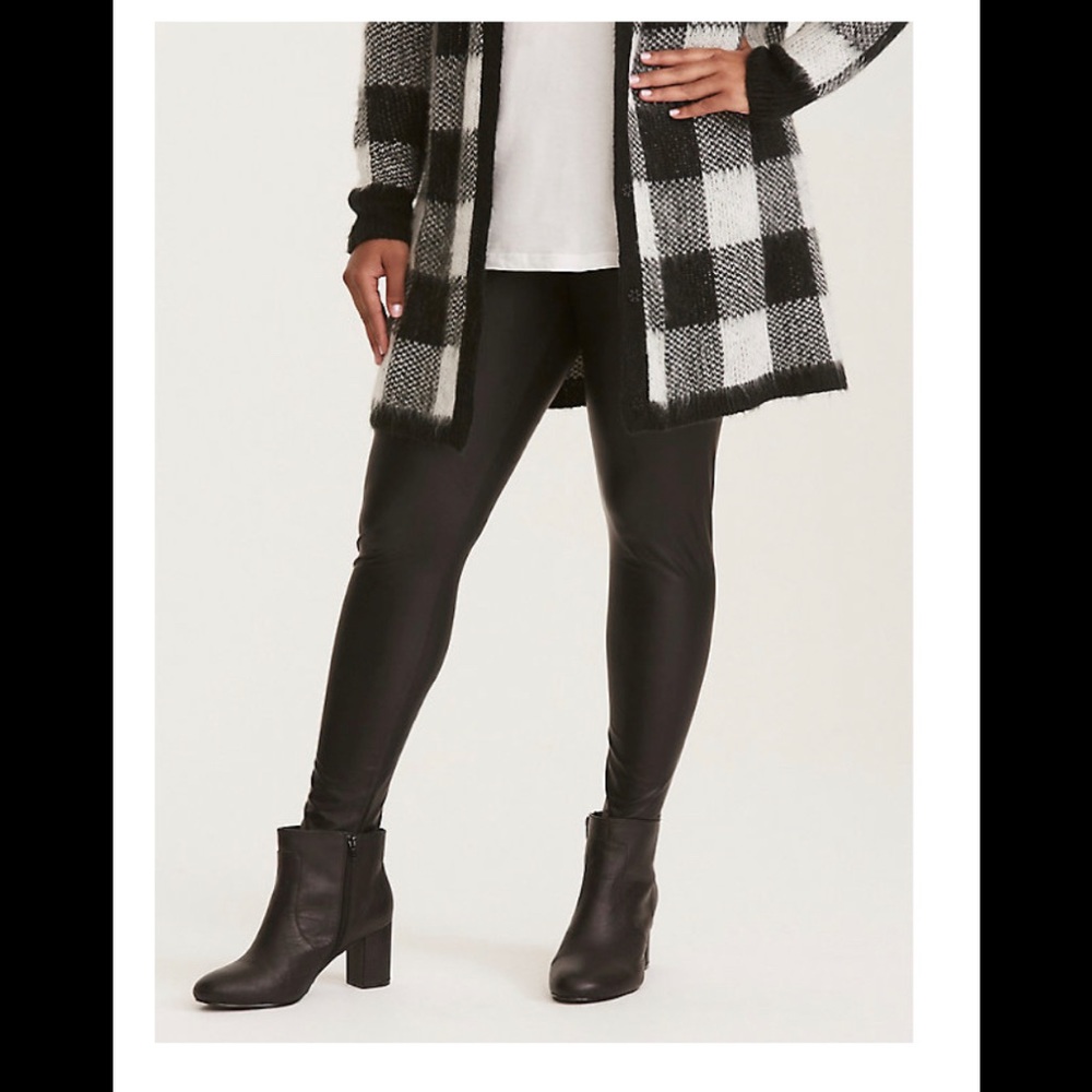 Torrid Faux Leather Leggings 6x / 30W (Fits 4-5x)